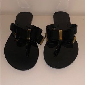 Michael kors flip flops